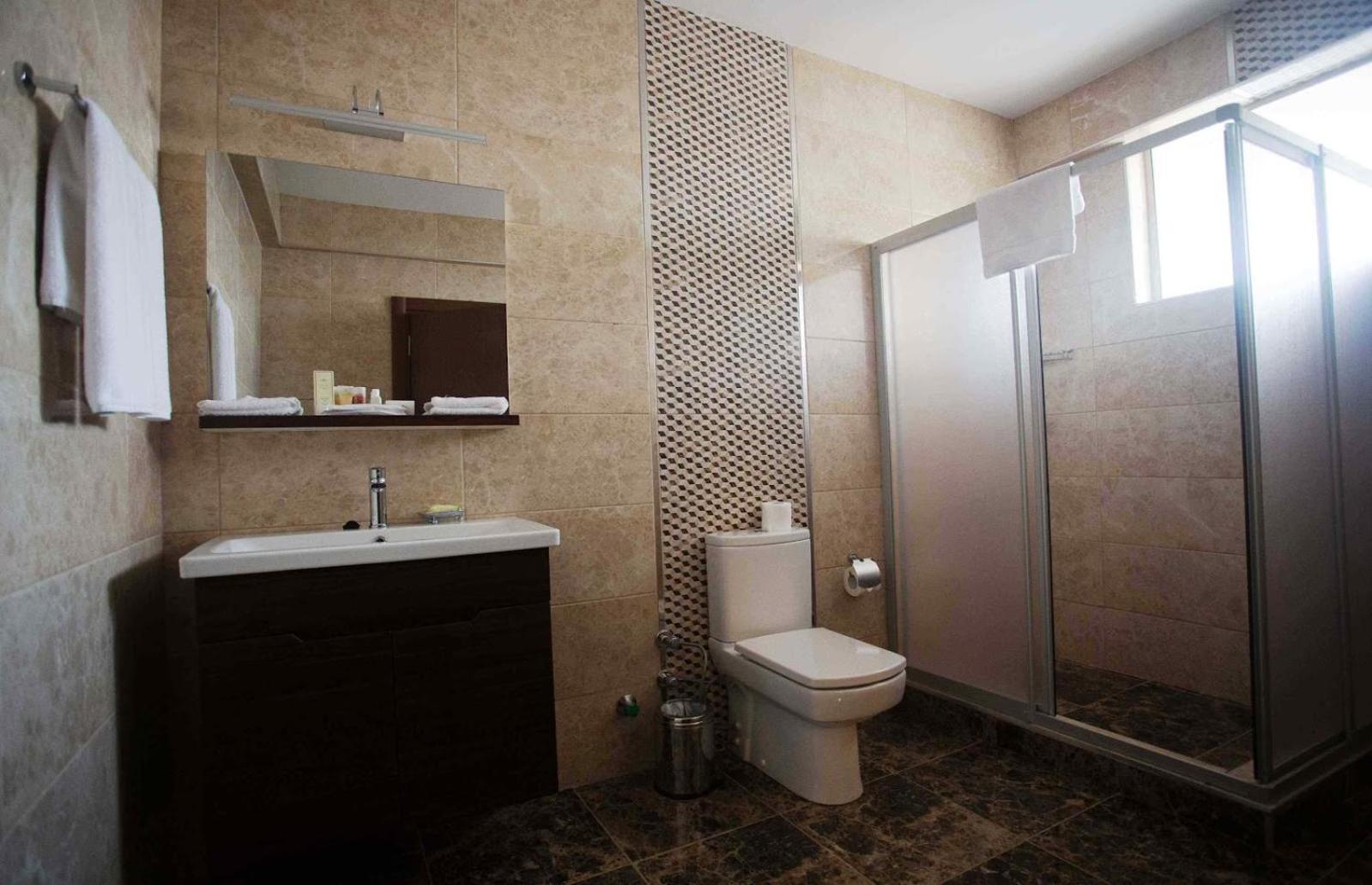 Ah Hotel And Conferences Madina Exterior photo