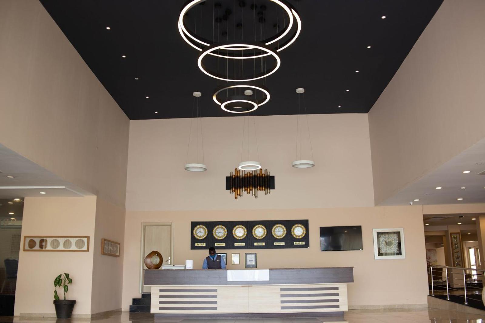 Ah Hotel And Conferences Madina Exterior photo