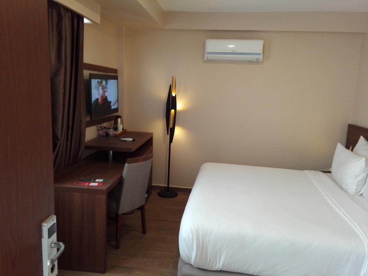 Ah Hotel And Conferences Madina Exterior photo