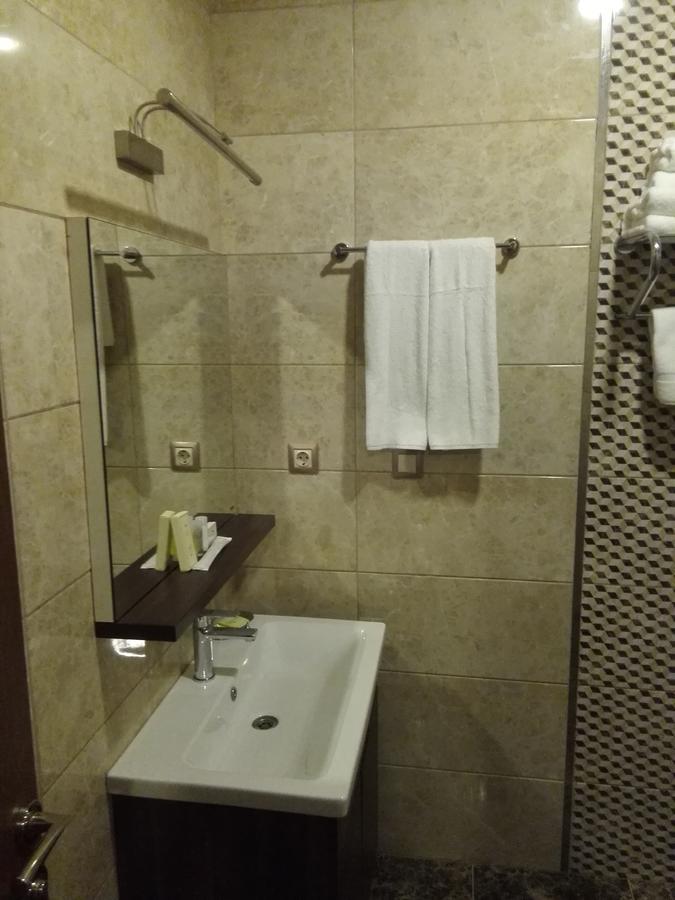 Ah Hotel And Conferences Madina Exterior photo