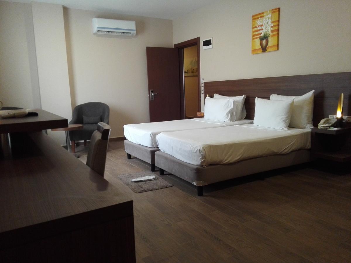 Ah Hotel And Conferences Madina Exterior photo
