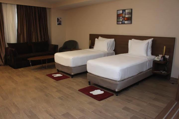 Ah Hotel And Conferences Madina Exterior photo